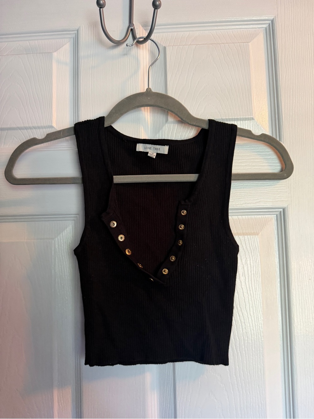 Love Tree Black Ribbed Snap-Detail Tank